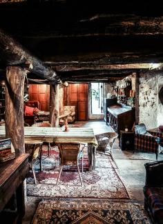 Bohem  Ummmmm not too sure how easy this would be to keep "dust" free ..... Mmm