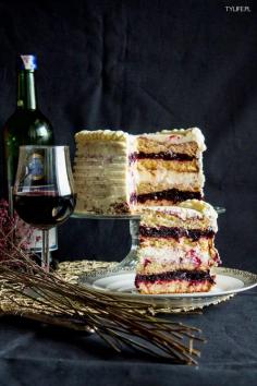 Blackcurrant and mascarpone cream torte
