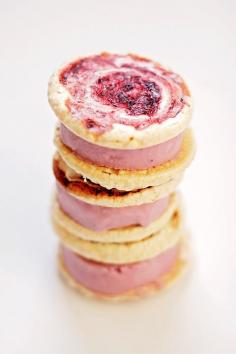 BLACKBERRY SWIRL ICE CREAM SANDWICH