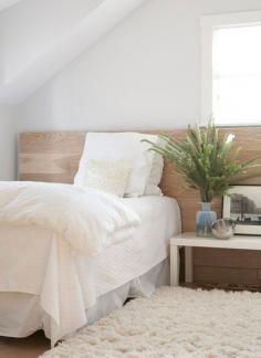 Adding a Small Flokati at the Bedside