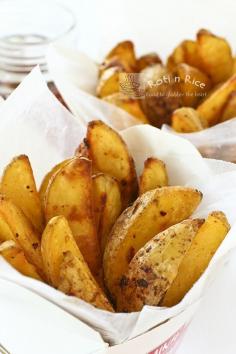 Baked Spicy Garlic Potato Wedges - crunchy on the outside and soft on the inside with a slightly spicy and garlicky flavor. So good! from @Roti n Rice