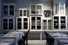 Moon Under Water @ BUILDERS ARMS HOTEL