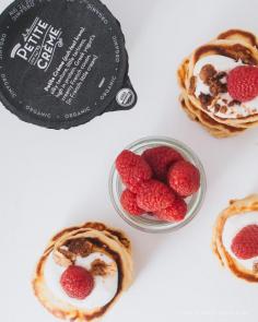 raspberry crumble pancakes