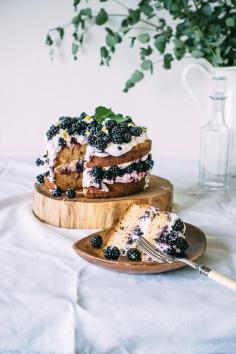 HAZELNUT BLACKBERRY CAKE WITH MASCARPONE CREAM