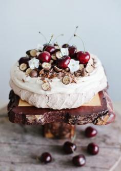 chocolate pavlova | linda lomelino