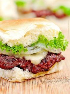 Gouda Grilled Onion Sliders.. yum!!
