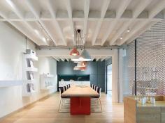
                        
                            Movet Office Loft by Alexander Fehreer | www.yellowtrace.c...
                        
                    