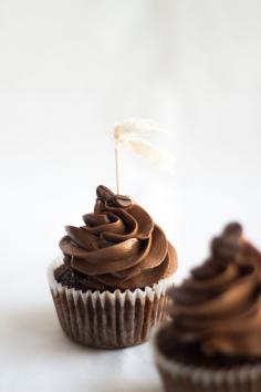 
                        
                            Migalha Doce | Chocolate Cupcakes with Coffee
                        
                    