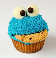 Cookie monster cupcake