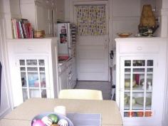 Guest Post: House Tour:  Amy’s Retro Ravenswood Apartment