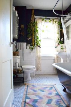 
                        
                            No More Matchy-Matchy Bathroom Decor: Unexpected Looks
                        
                    