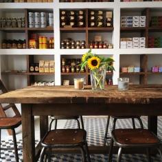 Folks and Sparrows Paris Cafe