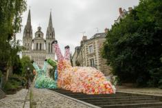 
                        
                            Slow Slugs By Florentijn Hofman
                        
                    