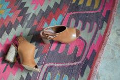 
                        
                            Mules www.apairandaspar...
                        
                    