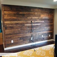 
                        
                            $20 DIY Pallet Wall
                        
                    