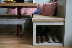 
                        
                            In Plain Sight: 10 Smart Solutions for Everyday Organizing
                        
                    