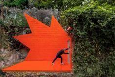 
                    
                        Didier Faustino sites explosive installation at the entrance of Paris' Villa Bloc
                    
                