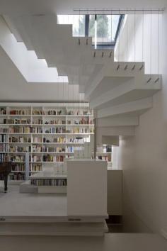 
                        
                            White on white loft in Paris, 2011 _ Smoothcore Architects
                        
                    
