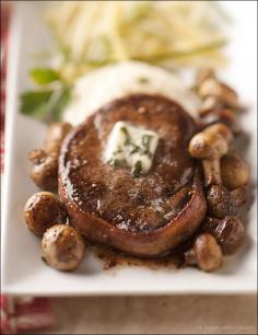 bacon wrapped filet mignon