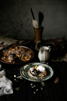 
                    
                        Pratos e Travessas | Pudim de maça, uvas e amêndoa, sem glúten # Gluten free apple, grapes and almond pudding
                    
                