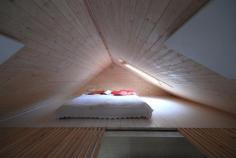 The architect Mjölk talks generally about the financial problem with owing a house in a beautiful place near to the center or very near to its developed infrastructure. How to achieve the best value ratio it’s a relative matter, compromises are inevitable when coming to obtain reasonable things for good money. Sometimes the plot is a steep hill which normally no one would buy or the design of the house is so narrow that it remains of noodle where you can barely turn around. The evolution is ...