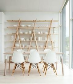 Eames Minimalist Dine 1