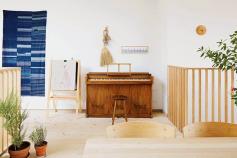 
                    
                        A very cool Toronto apartment
                    
                