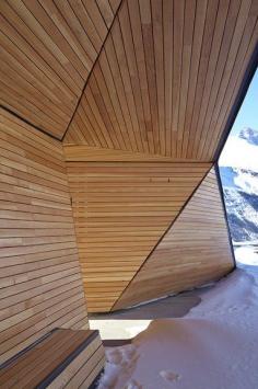 
                    
                        Glacier Skywalk, Athabasca, 2014
                    
                