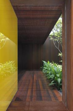 
                    
                        AH HOUSE, São Paulo, 2012
                    
                