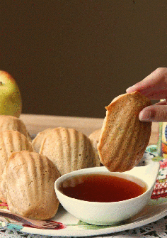 
                    
                        My child loved these! Healthy Apple Pancake Dippers www.fooddonelight... - low calorie, low fat
                    
                