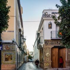 
                    
                        AF6 Arquitectos — Triana Ceramic Museum
                    
                