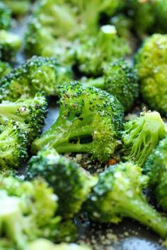
                    
                        Garlic Parmesan Roasted Broccoli - This comes together so quickly with just 5 min prep. Plus, it's the perfect and easiest side dish to any meal!
                    
                
