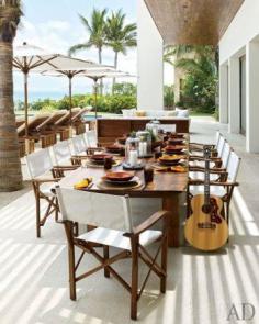 
                    
                        Cindy Crawford and Rande Gerber and Neighbor George Clooney's Side-By-Side Mexican Villas
                    
                