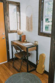 
                    
                        A Charming Tiny House on wheels!
                    
                