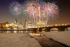 
                    
                        2015 Happy New Year Fireworks in Germany
                    
                