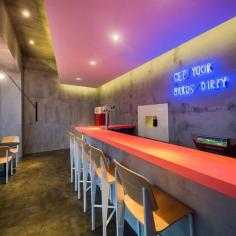
                    
                        Flask and The Press Bar in Hong Kong by Alberto Caiola | Trendland
                    
                