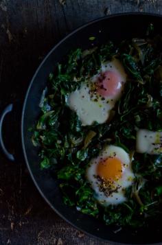 
                    
                        Marmita: Ovos com espinafres
                    
                