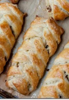 
                    
                        Crispy Savory meat filled hand pies, that disappear in a blink of an eye!
                    
                