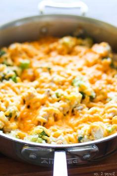 I’m so excited to share a new one-pan recipe with you guys. Dinner recipes are some of my most popular posts, and I think it’s because new ideas for dinner are always welcome. New one-pot dinners are especially welcome because they are so easy. Today, I’m sharing this easy One-Pan Cheesy Chicken and Broccoli …