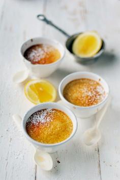 
                    
                        Petite crème toute mousseuse au citron pour se mettre le sourire aux lèvres...
                    
                