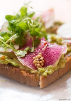 
                    
                        At Navy restaurant, New York City, avocado toast, recipe / Garance Doré
                    
                