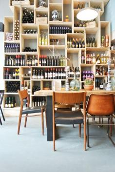 
                    
                        Iveau Burgers & Winebar
                    
                