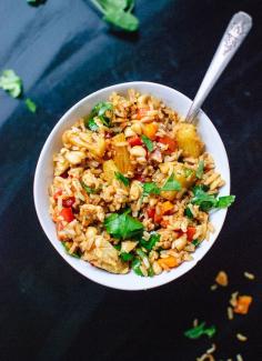 
                    
                        Thai pineapple fried rice, a simple vegetarian dinner! - cookieandkate.com
                    
                