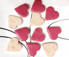 
                    
                        GLUTEN FREE LEMON SHORTBREAD BISCUITS WITH RASPBERRY GLAZE
                    
                