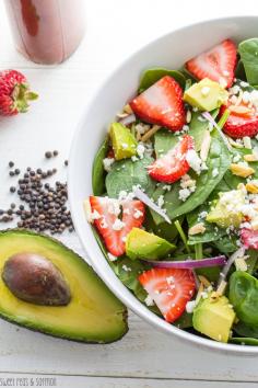 
                    
                        Spinach Salad with Roasted Strawberry & Black Pepper Vinaigrette | sweetpeasandsaffr...
                    
                