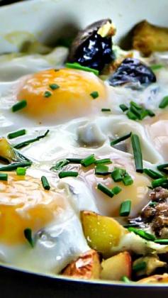 
                    
                        Cowboy Skillet: New Potato Medley, Italian Sausage and Eggs Recipe
                    
                