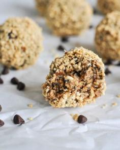 
                    
                        Healthy: Quick   Easy No Bake Oatmeal Peanut Butter Bites I howsweeteats.com
                    
                