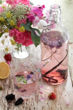 flavoured water with Blackberry, Vanilla & Lavender (and other flavored water ideas)