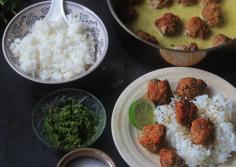 
                    
                        THAI TURKEY MEATBALLS WITH COCONUT CURRY SAUCE
                    
                