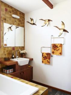 
                    
                        The incredible Beaumaris home of Annie Price and Jamie Paterson. Photo – Eve Wilson. Production – Lucy Feagins / The Design Files.
                    
                